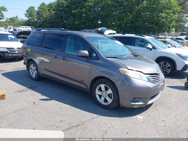 2015 TOYOTA SIENNA LE 8 PASSENGER