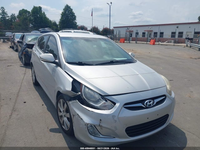 2013 HYUNDAI ACCENT SE