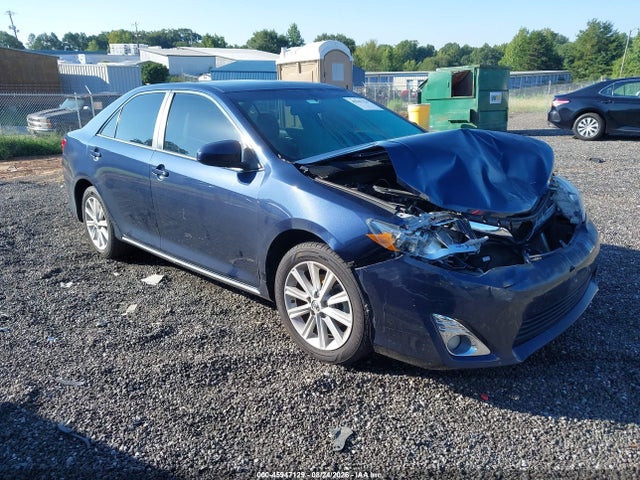 2014 TOYOTA CAMRY XLE