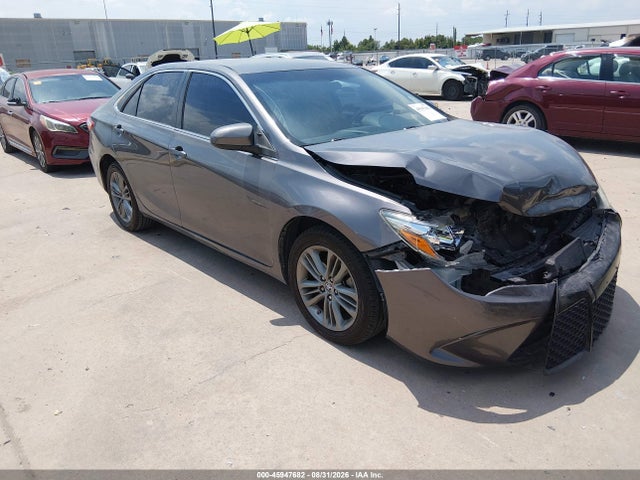 2016 TOYOTA CAMRY SE