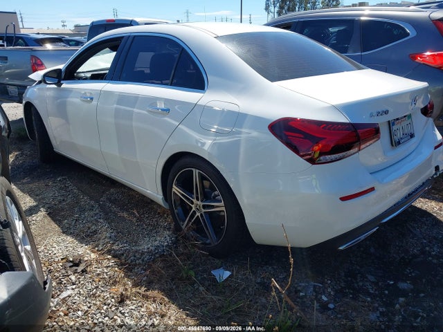 صورة 3 لـ 2022 Mercedes-BENZ A 220