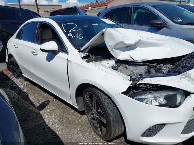 2022 MERCEDES-BENZ A 220