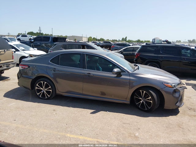 2019 TOYOTA CAMRY SE 12