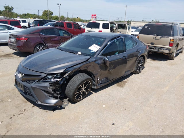 2019 TOYOTA CAMRY SE 2