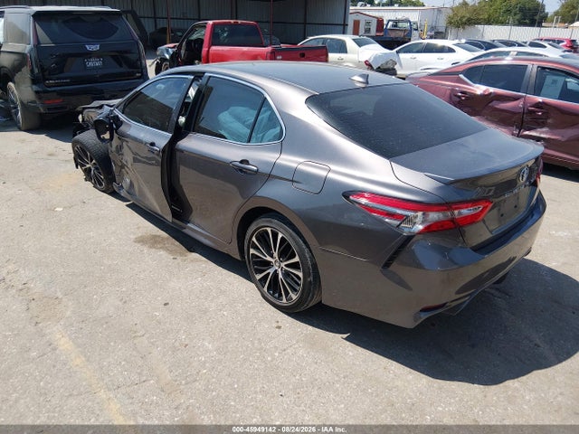 2019 TOYOTA CAMRY SE 3