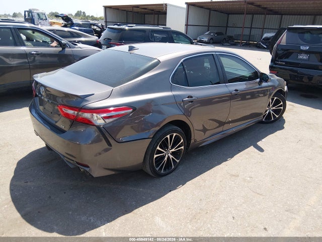 2019 TOYOTA CAMRY SE 4