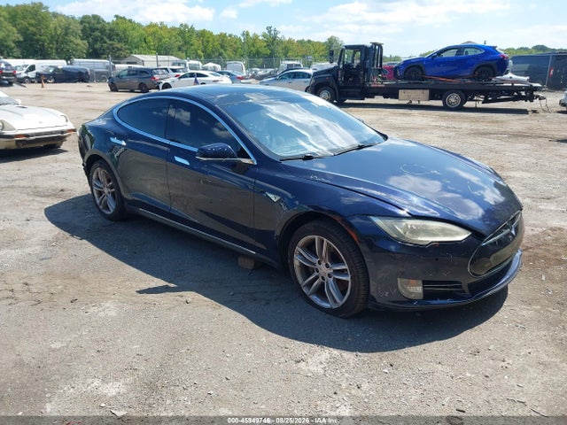 2014 TESLA MODEL S P85