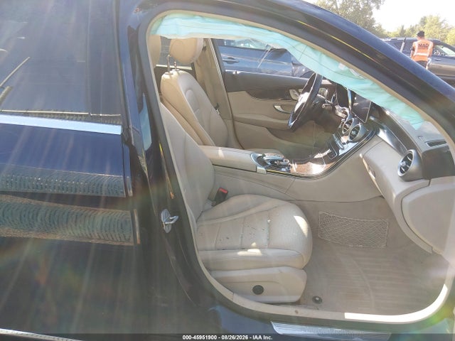 صورة 5 لـ 2015 Mercedes-BENZ C 300 LUXURY 4MATIC