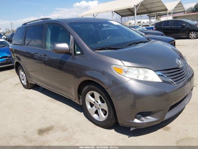 2015 TOYOTA SIENNA LE 8 PASSENGER