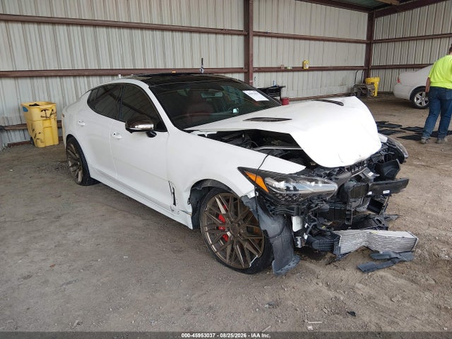 2022 KIA STINGER GT2