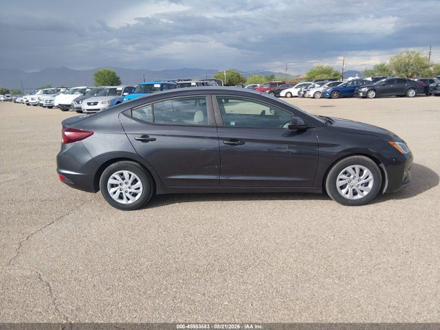 2020 HYUNDAI ELANTRA SE 12