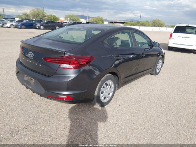 2020 HYUNDAI ELANTRA SE 4