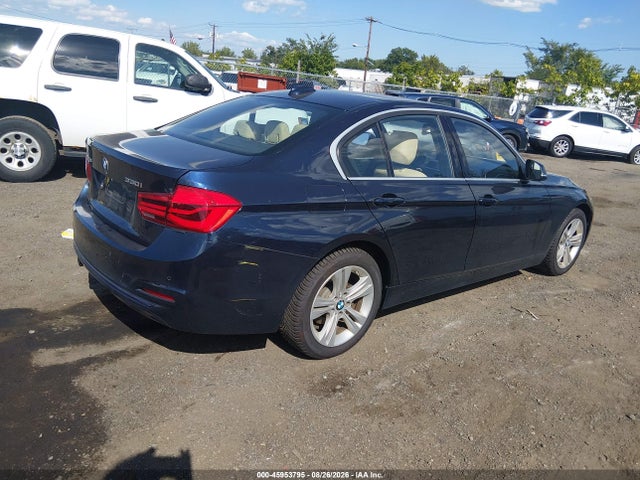 صورة 4 لـ 2017 BMW 330I XDRIVE