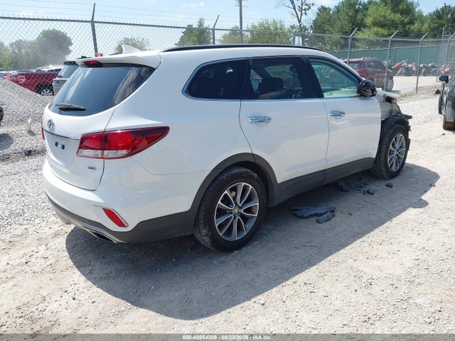 2017 HYUNDAI SANTA FE SE 4