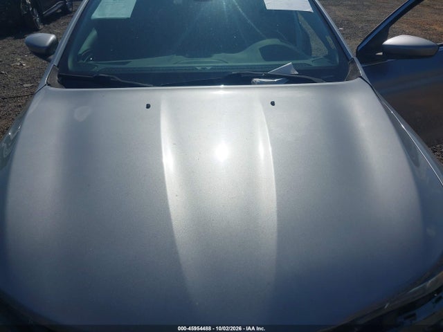 2017 CHRYSLER 200 LIMITED 10