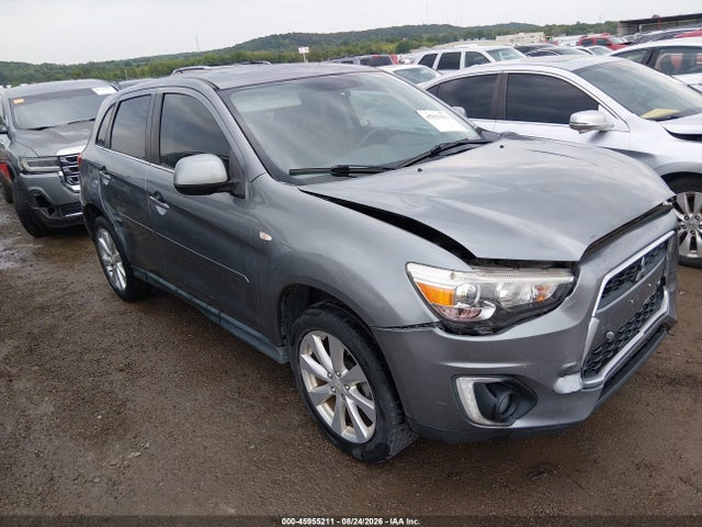 2015 MITSUBISHI OUTLANDER SE