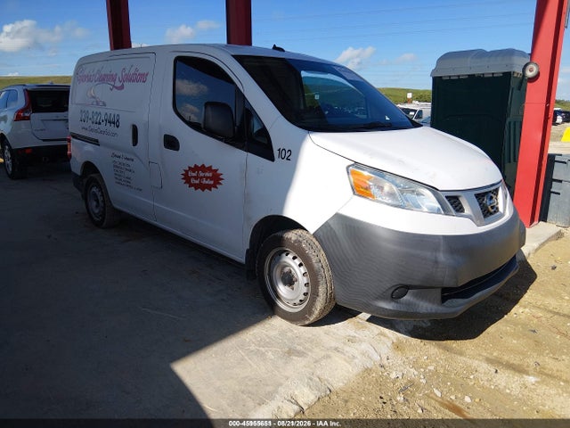 2015 NISSAN NV SV