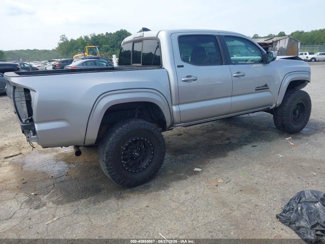 2016 Toyota TACOMA SR5 V6 — фото 4