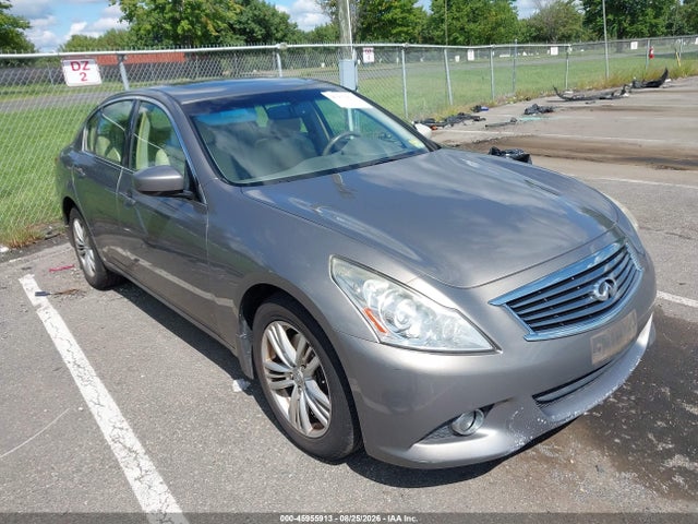 2013 INFINITI G37 