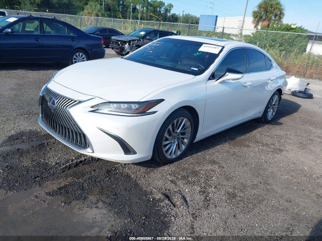 صورة 2 لـ 2021 Lexus ES 300H ULTRA LUXURY