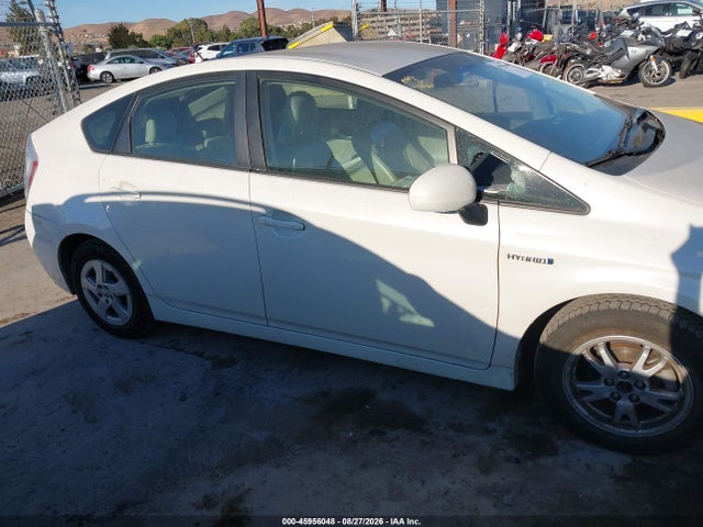 صورة 13 لـ 2011 Toyota PRIUS TWO