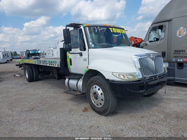 2003 INTERNATIONAL 4000 4400