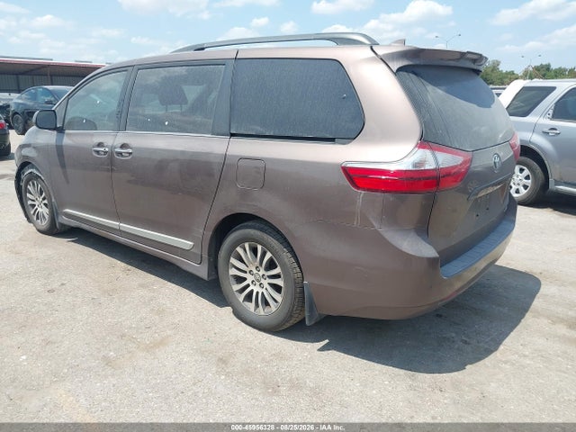 2019 TOYOTA SIENNA XLE 8 PASSENGER 3