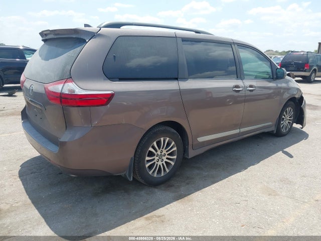 2019 TOYOTA SIENNA XLE 8 PASSENGER 4
