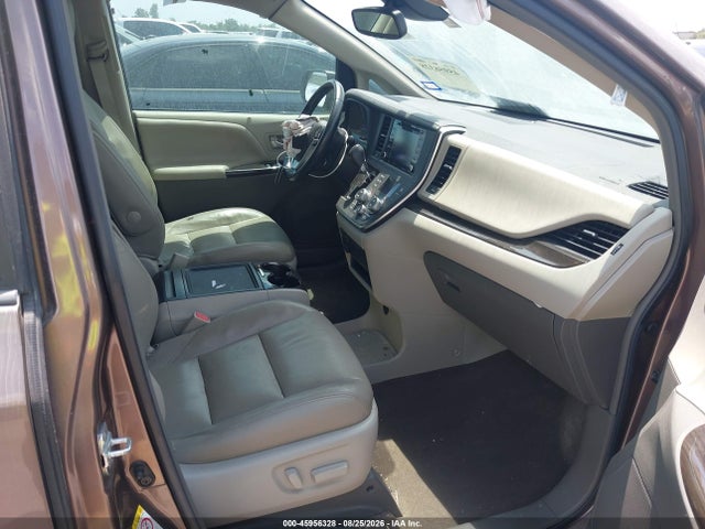 2019 TOYOTA SIENNA XLE 8 PASSENGER 5