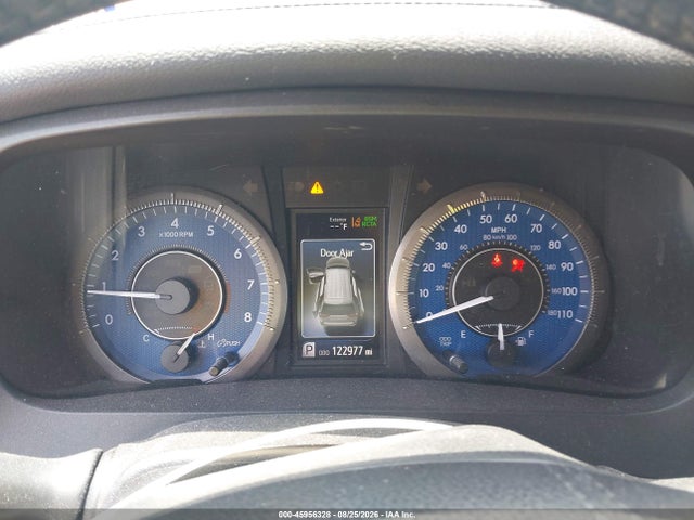 2019 TOYOTA SIENNA XLE 8 PASSENGER 7