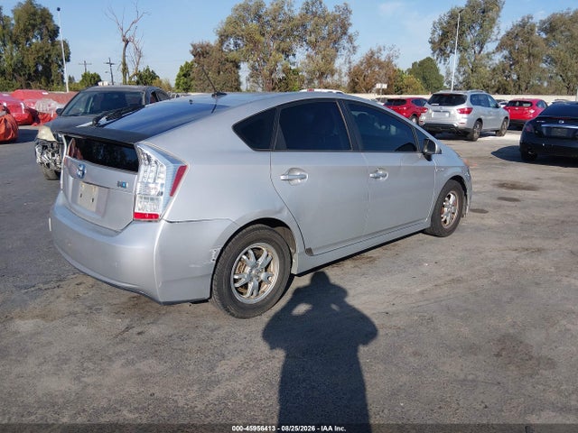 2010 Toyota PRIUS IV — миниатюра 4