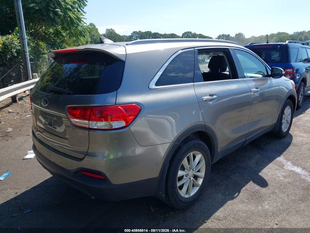 2017 KIA SORENTO 2.4L LX 4