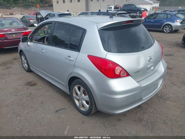 2010 Nissan VERSA 1.8SL 照片 3