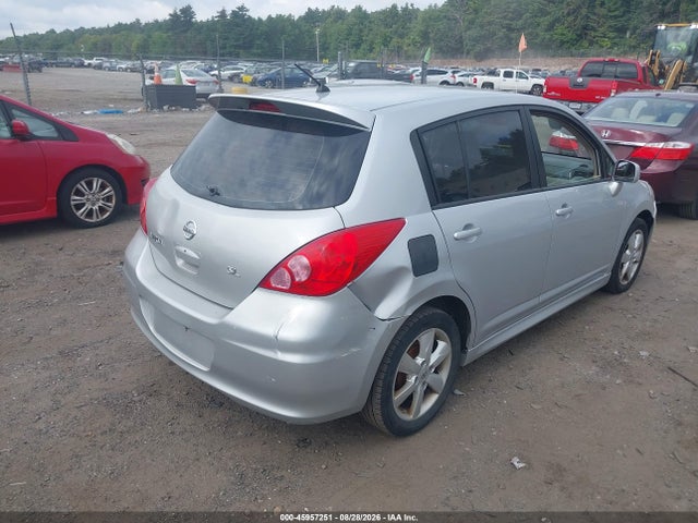 2010 Nissan VERSA 1.8SL 照片 4