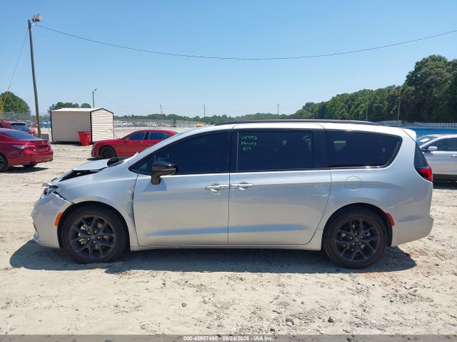 2026 CHRYSLER PACIFICA LIMITED 14