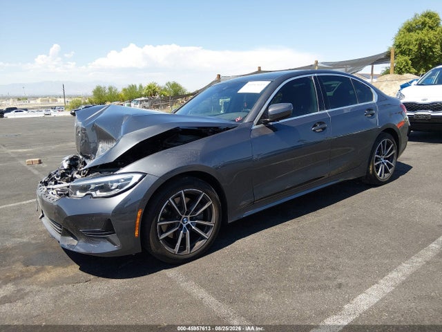 2021 BMW 330I 照片 2