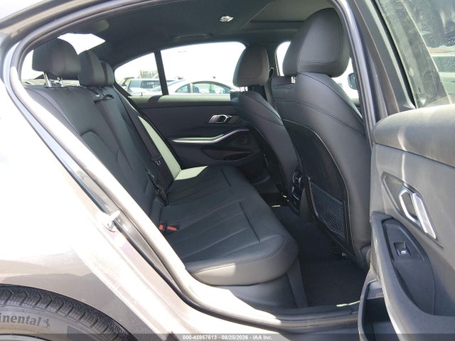 2021 BMW 330I 照片 8