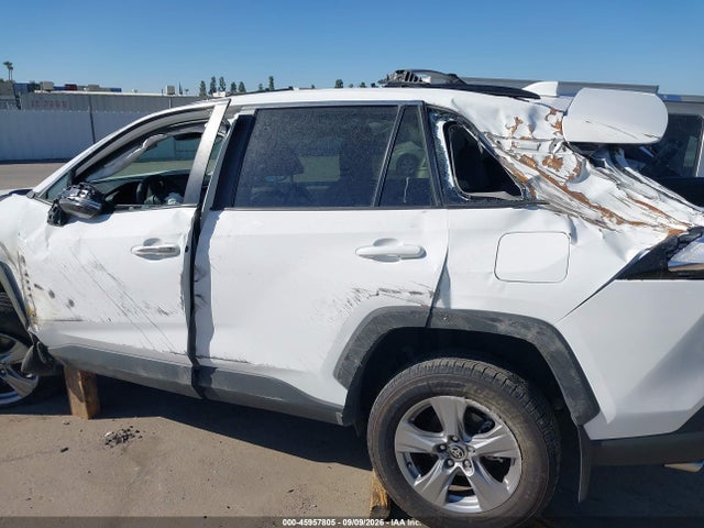 2022 TOYOTA RAV4 XLE 14