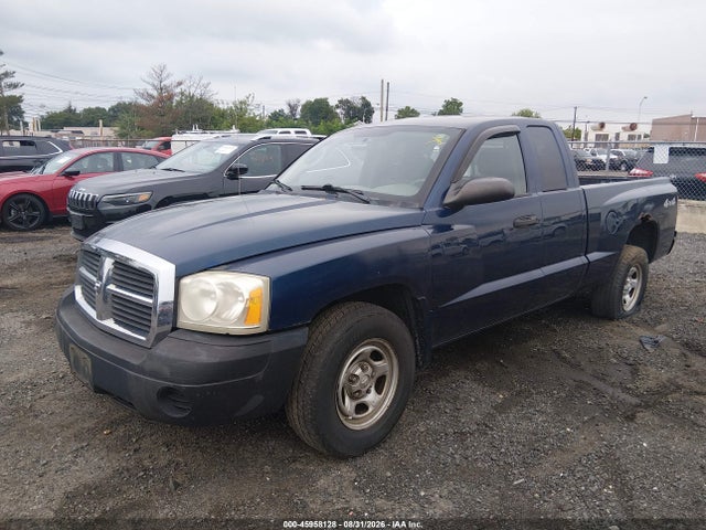 2005 Dodge DAKOTA ST photo 2