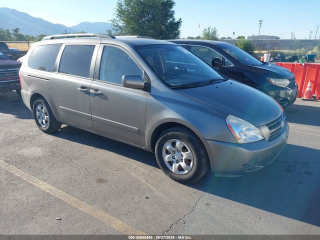 2010 KIA SEDONA LX