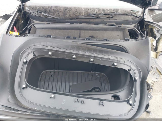 2026 TESLA MODEL Y 10