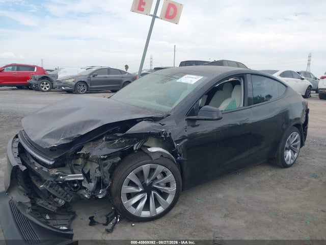 2026 TESLA MODEL Y 14