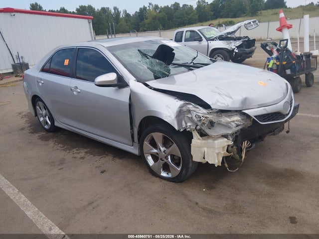 2012 TOYOTA CAMRY SE V6