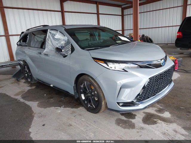 2025 TOYOTA SIENNA XSE