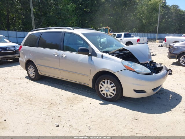 2010 TOYOTA SIENNA LE