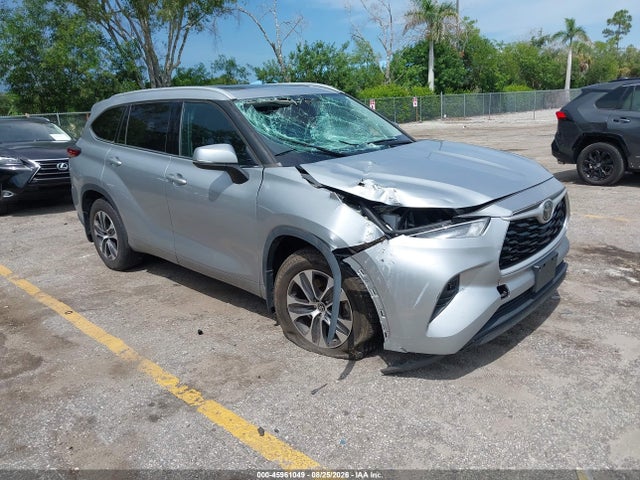 2022 TOYOTA HIGHLANDE XLE