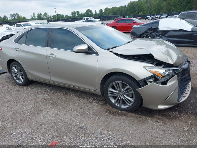 2015 TOYOTA CAMRY SE