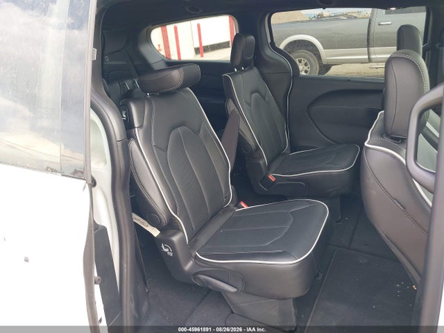 2027 Chrysler PACIFICA LIMITED — миниатюра 8