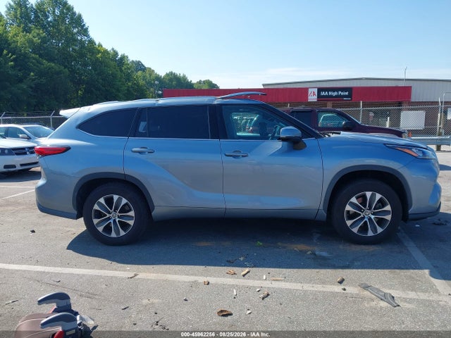 2020 TOYOTA HIGHLANDER XLE 13
