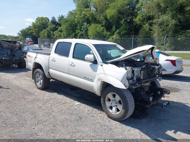 2015 TOYOTA TACOMA BASE V6